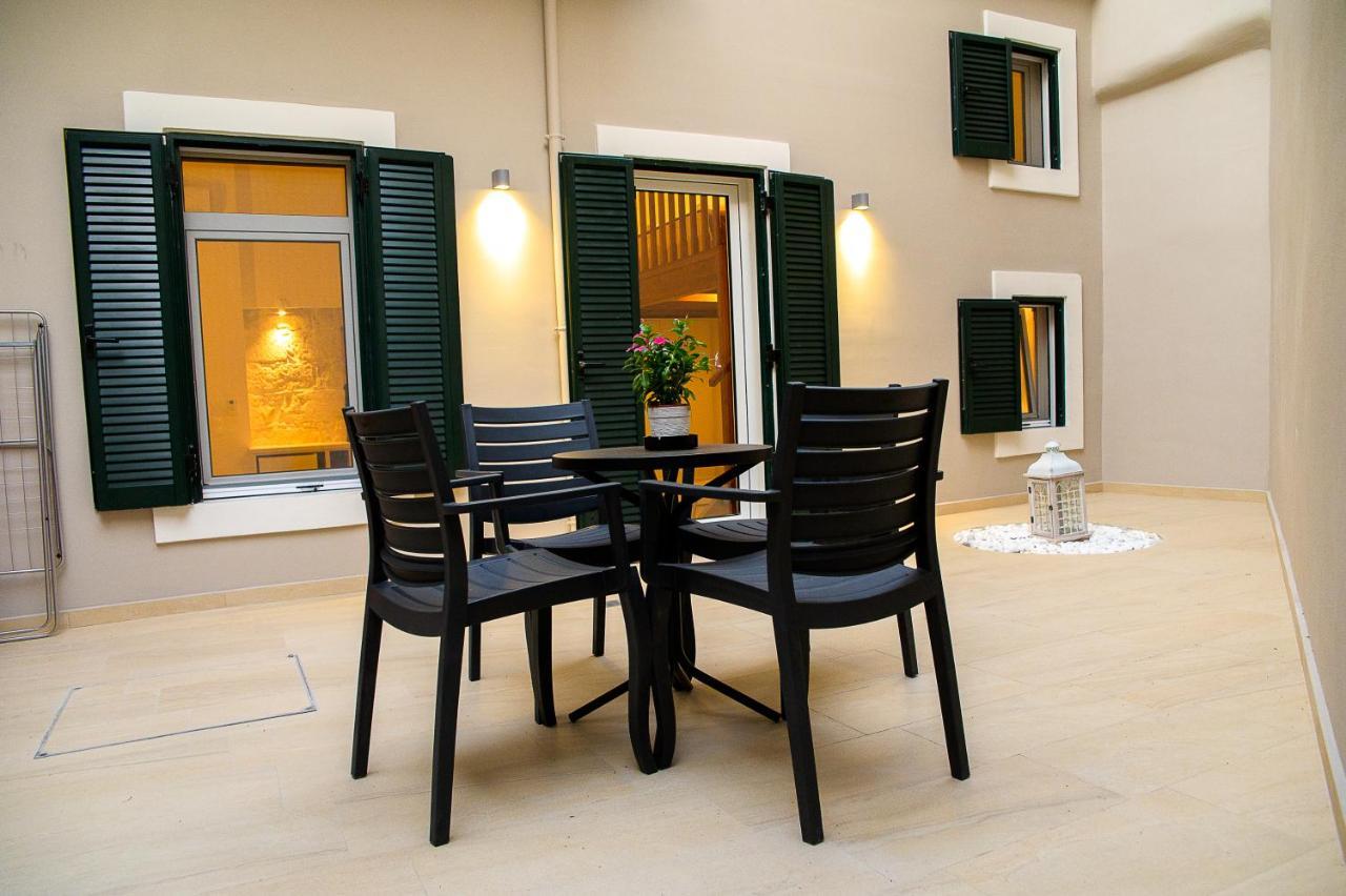 Uni Island - City Center Suites Iraklio Exterior foto
